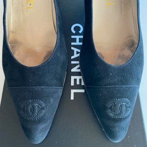 CHANEL Vintage Black Suede Kitten Heel Shoes